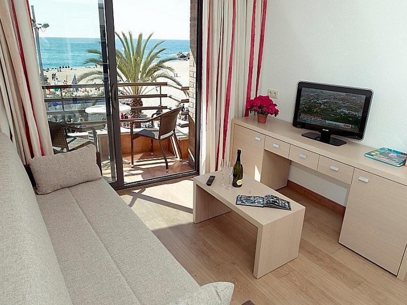 Almirall Apartaments Lloret de Mar Ngoại thất bức ảnh